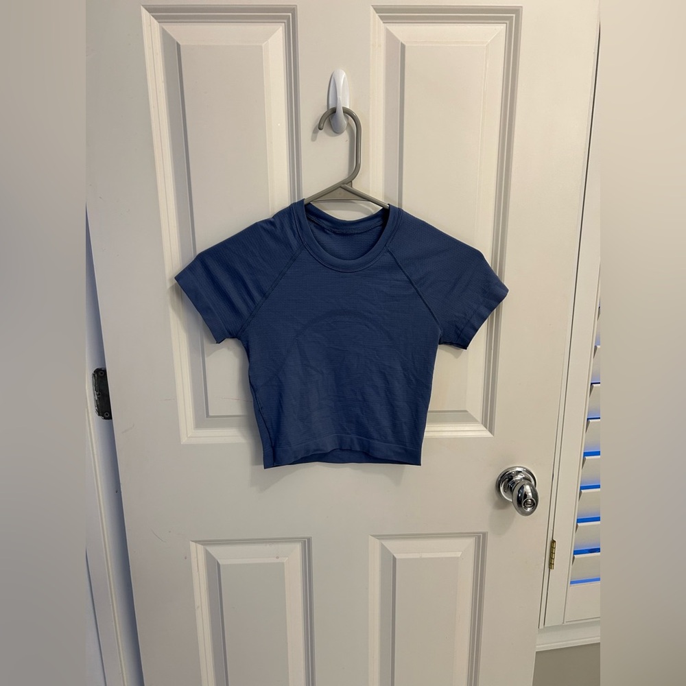 Lululemon Cropped Blue Swiftly Tech